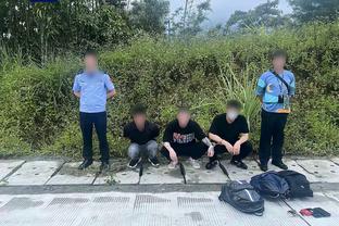 迈阿密少打一人后4分钟内被扳平，梅萨侧钩补射破门